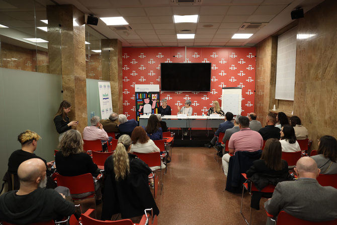 La Feria del Libro de Madrid ha presentado, en la sede del Instituto Cervantes de Madrid, el cartel que ilustra su 83ª edición, que tendrá lugar del 31 de mayo al 16 de junio, obra del ilustrador vasco Mikel Casal.