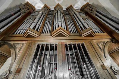 La Junta Municipal de Vicálvaro organiza el festival en su apuesta por acercar la música de órgano y dar visibilidad al patrimonio histórico-artístico del distrito.
