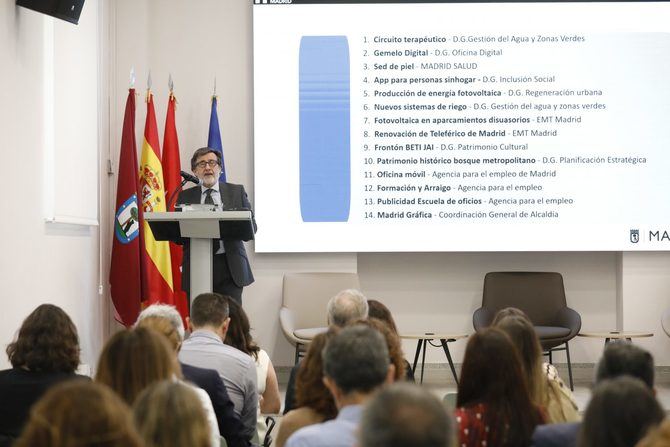 En el acto, presidido por la coordinadora general de la Alcaldía, Inmaculada Sánchez-Cervera, se han presentado 14 propuestas relacionadas con la sostenibilidad, el fomento del empleo, la innovación o la prevención de la salud, que se cofinanciarán a través de las aportaciones que realizan las entidades a la plataforma y el presupuesto municipal.