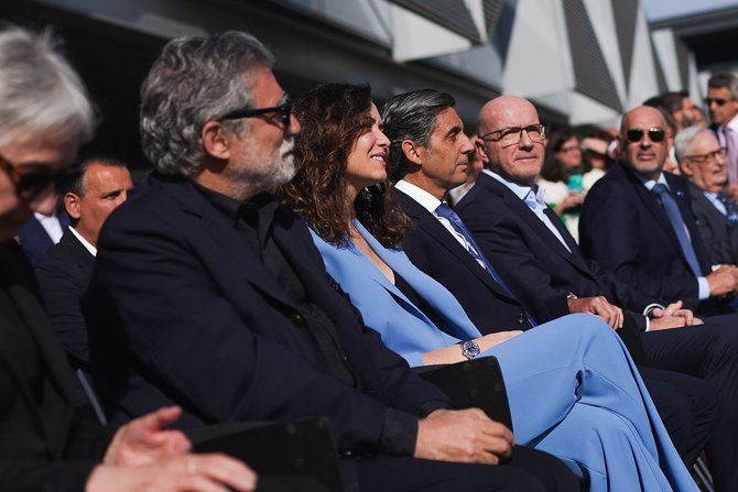 Díaz Ayuso ha agradecido el servicio que realiza “para que la Comunidad de Madrid sea la región mejor conectada de Europa, en todos los rincones de su geografía, hasta en los pueblos más pequeños, lo que nos ha situado a la cabeza de esta revolución tecnológica y digital”.