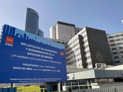 El acceso al centro hospitalario desde Begoña ha estado cerrado durante el último mes por trabajos para dotar de siete nuevos ascensores a esta estación, tres de ellos con acceso directo desde la calle a los andenes de la L10.