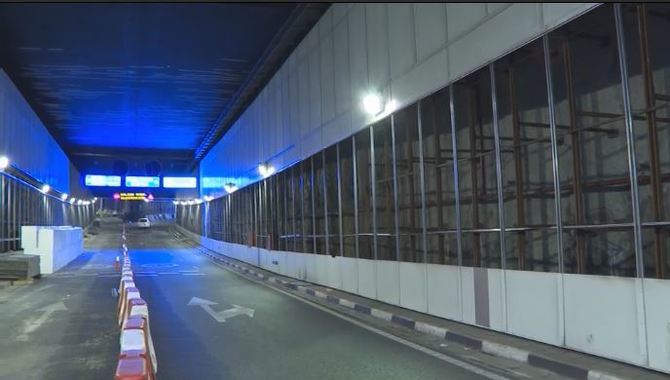 El túnel de Ventisquero de la Condesa discurre bajo las avenidas del Cardenal Herrera Oria y de Betanzos comunicando la avenida del Ventisquero de la Condesa con las dos calzadas de la M-30, interior y exterior, a lo largo de la avenida de la Ilustración.