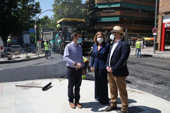 Paloma García Romero y el concejal de Carabanchel, Álvaro González