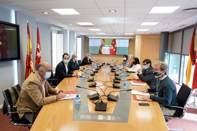 El vicepresidente, consejero de Deportes, Transparencia y portavoz de la Comunidad de Madrid, Ignacio Aguado; el consejero de Sanidad de la Comunidad de Madrid, Enrique Ruiz Escudero; el ministro de Sanidad, Salvador Illa; y la ministra de Política Territorial y Función Pública, Carolina Darias, han analizado junto a sus equipos la situación y la evolución epidemiológica en la Comunidad.