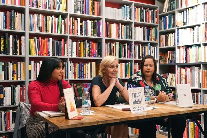 En la jornada, también han intervenido las autoras Rosa Silverio y Marielys Duluc, que han debatido, en la librería Antonio Machado, sobre la mujer en la literatura dominicana.