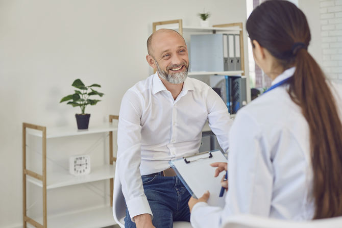 La salud integral del varón incluye el diagnóstico, el tratamiento y la prevención de las diferentes patologías que aparecen en el hombre con el envejecimiento.