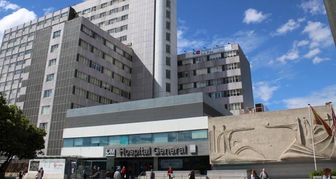 El Hospital Universitario de La Paz de la Comunidad de Madrid participa en la puesta en marcha de un servicio piloto de transporte aéreo de pequeños equipos, medicamentos y muestras mediante drones remotamente pilotados, que pretende demostrar la viabilidad de estos vuelos. 