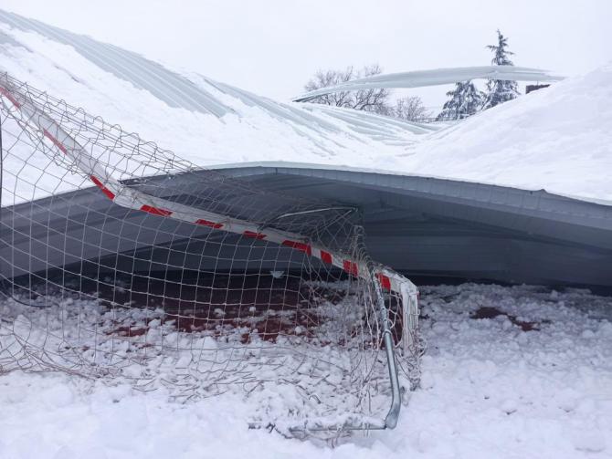 Los techos de varias instalaciones deportivas de Hortaleza se vienen abajo por la nieve