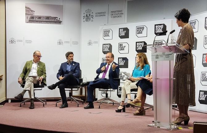 El ministro de Cultura y Deporte, Miquel Iceta, interviene durante el acto de presentación del Bono Cultural Joven.