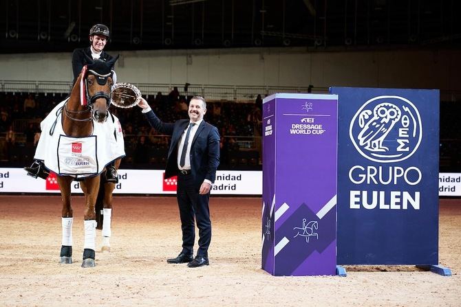 El Gobierno regional ha instalado un stand en la feria, en el que los visitantes se podrán poner unas gafas 3D para disfrutar, con realidad virtual, de un paseo en caballo o participar en una competición.