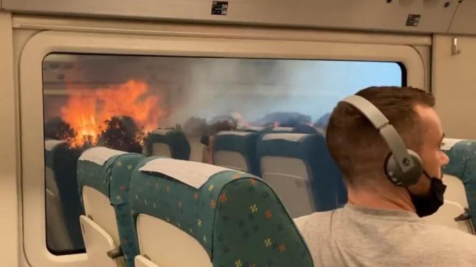 Renfe amplía la suspensión de las circulaciones ferroviarias entre Galicia y Madrid por 'un incendio próximo a la vía'