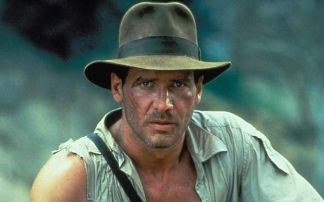 Indiana Jones es un personaje inolvidable, en una película que dialogaba con la tradición, pero que al mismo es atemporal. 