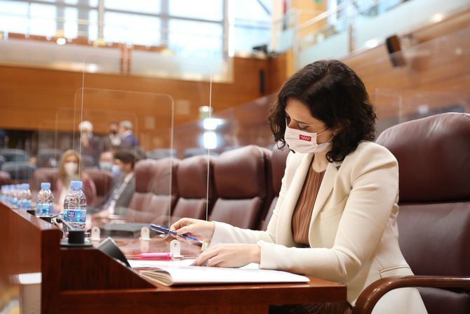 El Pleno de investidura comenzará este jueves a las 12.00 horas y Ayuso expondrá sin límite de tiempo su programa político, tras lo que la presidenta de la Asamblea, Eugenia Carballedo, suspenderá la sesión.