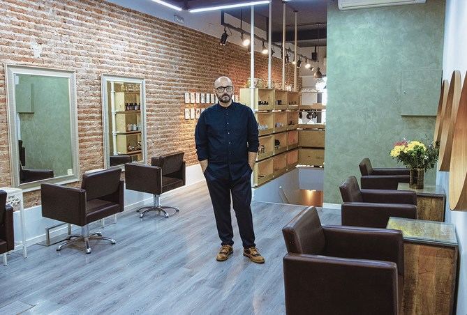 Respecto a lo que sus clientas demandan en el día a día, De Felipe ha observado un interés creciente por un buen color, corte y productos que les permitan luego arreglarse el cabello en casa.