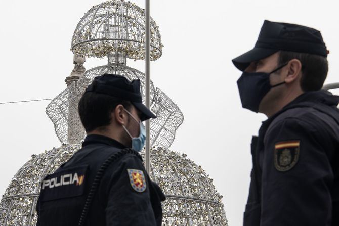 Por primera vez, de cara al puente, se pone en marcha una patrulla itinerante de agentes de movilidad, que resolverán dudas sobre movilidad a conductores y transeúntes. Además, el Área de Medio Ambiente y Movilidad ha diseñado un espacio 'web' para facilitar una mayor y mejor información ciudadana durante estas fechas.