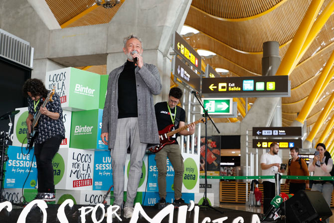 Dentro de la Campaña 'Siente el Ritmo' de Aena y bajo el lema 'Live Sessions by Enjoy Aena', los aeropuertos de la red ofrecerán a los pasajeros actuaciones musicales en vivo de forma periódica.