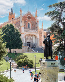 Se han celebrado propuestas de educación patrimonial, rutas y disfrute del Paisaje de la Luz, a través de las artes escénicas, conferencias, jornadas, congresos, cursos y publicaciones.