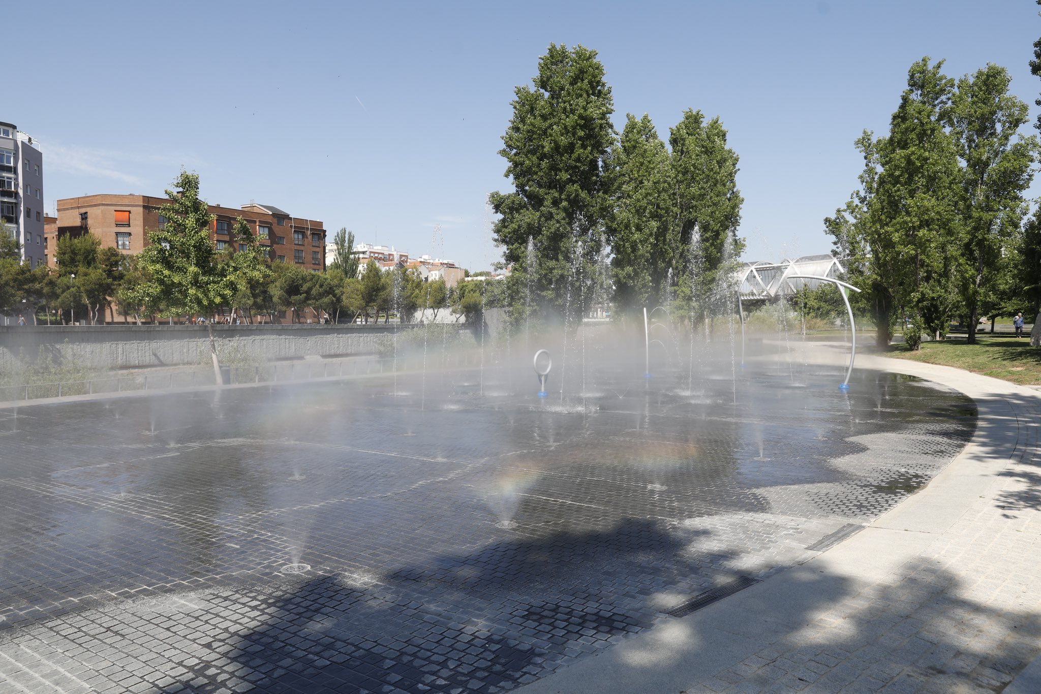 En marcha la ‘playa’ de Madrid Río y las pérgolas refrescantes en el ...