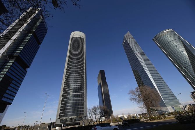 En su candidatura, la capital ofrecía unas oficinas totalmente acondicionadas en la Torre de Cristal, situada en el parque empresarial Cuatro Torres Business Area, para acoger las instalaciones del AMLA.