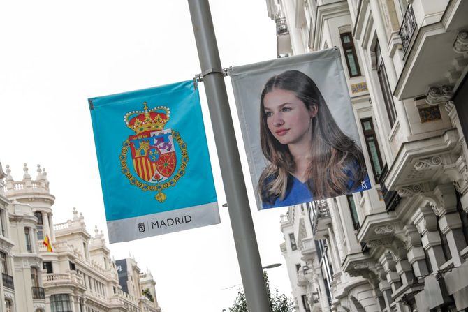 El Palacio de Cibeles y las fuentes de Cibeles y Neptuno se iluminarán con los colores de la bandera nacional, los días 30 y 31 de octubre, y el acto del juramento se retransmitirá por las pantallas gigantes de la plaza del Callao.