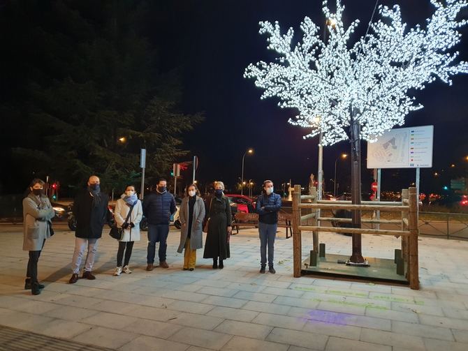 Maíllo, convencida de que, aunque diferentes, estas Navidades serán “tan especiales como siempre”, ha invitado a los vecinos a disfrutarlas “con responsabilidad'.