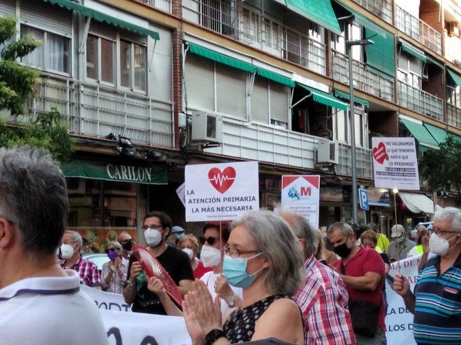 La Asamblea Popular explica que los ocho ambulatorios del Área Centro que quedarían abiertos concentrarían la atención de toda la población, esto es, 1.293.973 personas, de los distritos de Latina, Carabanchel, Usera, Villaverde, Chamberí, Barrio de Salamanca, Chamartín y Ciudad Lineal.