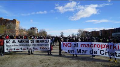 El Ayuntamiento se reúne con asociaciones 'anti parkings'