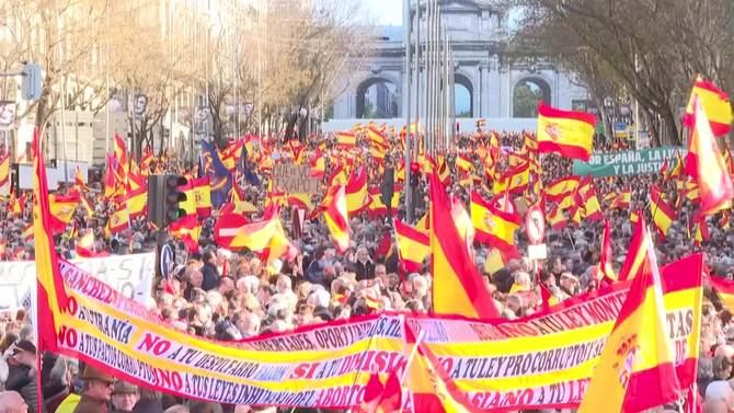 La secretaria General del PP, Cuca Gamarra, ha dado el respaldo del PP a la manifestación del próximo 8 de octubre en Barcelona y ha anunciado un 'gran acto' para el fin de semana del 23 y 24 de septiembre en Madrid, el anterior a la investidura de Alberto Núñez Feijóo, contra una posible ley de amnistía al 'procés'.