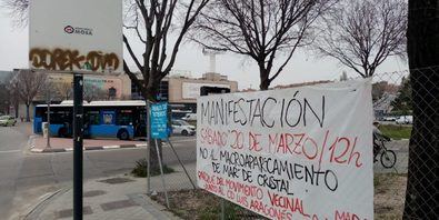 Pancarta en Hortaleza que llama a la partipación en la manifestación del sábado. 