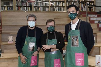 Máximo Huerta, Javier Sierra y Marcos Chicot, durante el evento de la Casa del Libro.