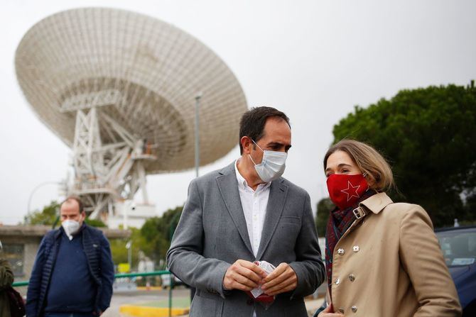 El Madrid Deep Space Communications Complex (MDSCC), su nombre en inglés, cuenta con un centro de visitantes (ahora cerrado por las limitaciones de la pandemia), donde se pueden ver videos, fotografías y exposiciones, además de disfrutar de actividades infantiles, observar una piedra lunar y ver de cerca un traje del astronauta Miguel López-Alegría.