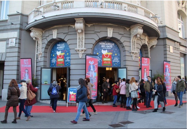 El Mercadillo del Gato, popular por su elegancia, abre de nuevo sus puertas con más de 60 expositores de diferentes procedencias ofrecerán productos selectos de moda, artesanía, 'gourmet', decoración, complementos, moda infantil, cosmética, bisutería y coleccionismo. 