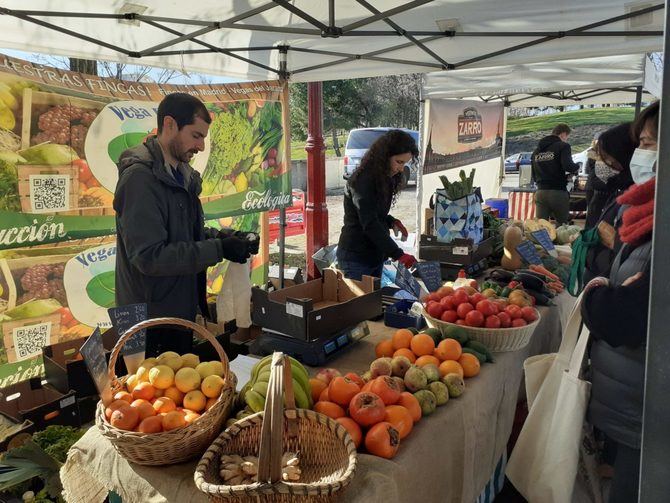 Estas nuevas ferias, impulsadas a través del Área de Economía, Innovación y Hacienda, se suman al Mercado de Productores Planetario y al Mercado de Productores de Valdebebas.