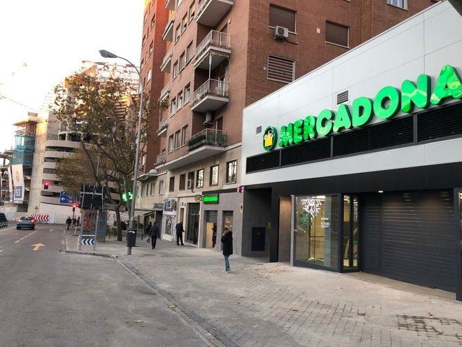 Este supermercado, que abre con el nuevo modelo de tienda eficiente de Mercadona, ha supuesto una inversión de 6,8 millones de euros y la creación de 40 nuevos puestos de trabajo.