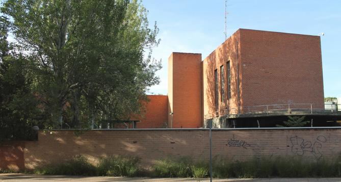 Es una de las obras más vanguardistas de la Ciudad Universitaria. Una vez que se terminaron de construir los primeros edificios del recinto universitario se planteó la necesidad de dotarlos de un sistema pionero de agua caliente y calefacción centralizado.