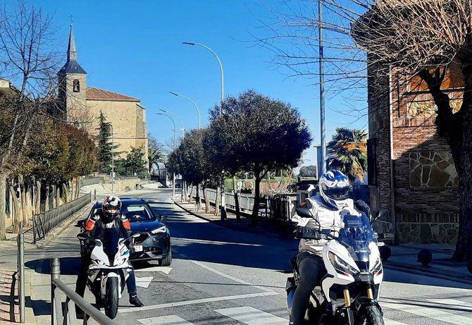 El cardenal Osoro bendecirá a los moteros que se acerquen este sábado a la parroquia de Nuestra Señora de la Estrella del municipio de Navalagamella que, posteriormente, recorrerán el trayecto en carretera hasta la parroquia de San Pedro Apóstol en Zarzalejo, ubicada a unos 15 kilómetros.