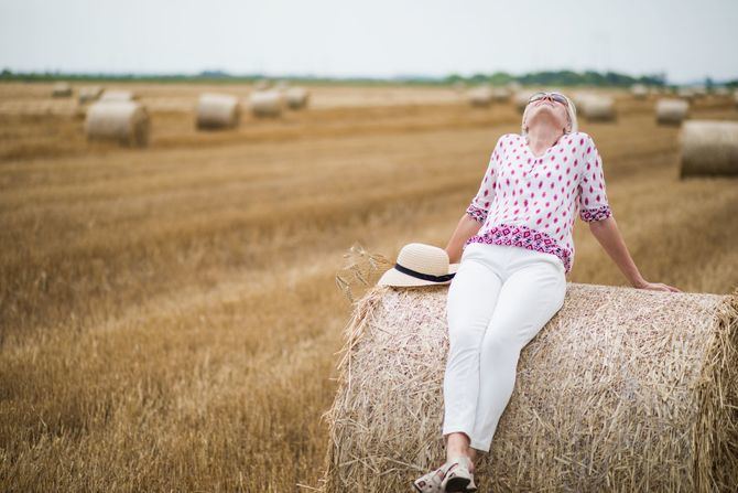 La menopausia no es una enfermedad, es un momento natural y normal en la vida de todas las mujeres. Es aconsejable acudir al ginecólogo cuando se empiezan a producir irregularidades en el ciclo menstrual, para definir los pasos a seguir.