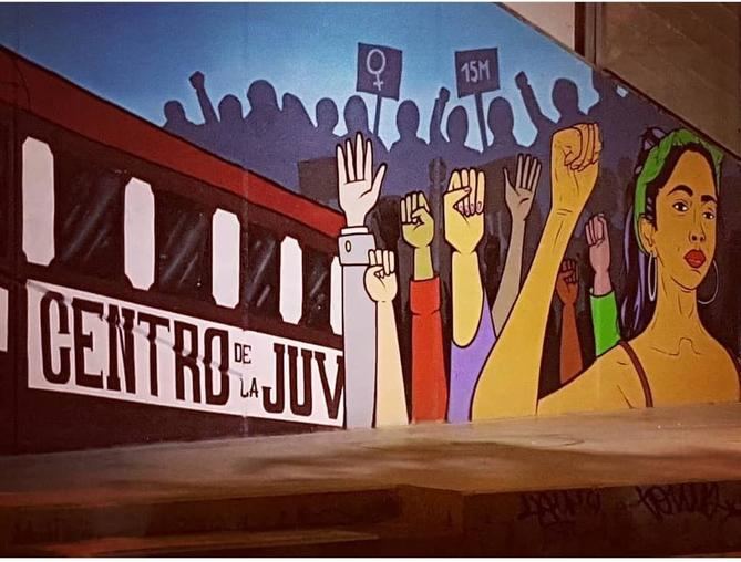 Más Madrid presentó una proposición en el Pleno del distrito de Carabanchel de febrero, para que se lleve a cabo un acto conmemorativo el 8 de marzo, en la plaza de Oporto, frente al mural, con la aprobación de todos los grupos políticos, excepto VOX.