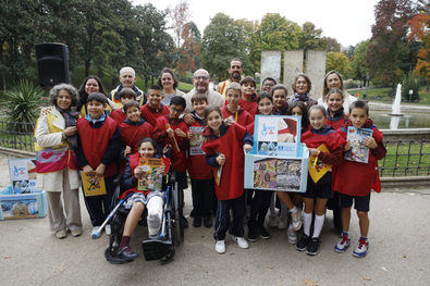 Madrid libera 80 libros en el parque de Berlín