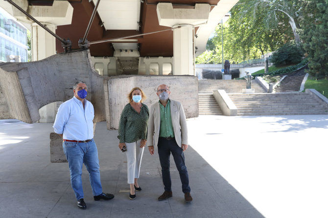 En el paseo de la Castellana, las isletas en las que se encuentran las paradas de la EMT cambiarán de ubicación y se creará un nuevo paso de peatones.
