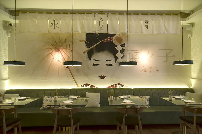 El restaurante Nanako, en el distrito de Chamberi, invita a la calma y al disfrute de sus especialidades niponas y tiene capacidad para 26 comensales.