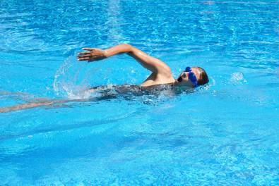 Natación y recuperación de lesiones