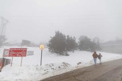 Navacerrada no abre, pero por el viento