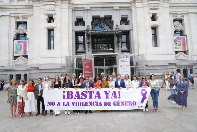 El Observatorio es un órgano colegiado, integrado por representantes del Ayuntamiento de Madrid, entidades sociales y personal experto, que tiene como finalidad constituirse en un espacio de reflexión y medición permanente sobre la adecuación e impacto de las políticas públicas impulsadas por la Dirección General de Igualdad, dependiente del Área de Familias, Igualdad y Bienestar Social, a través de diversos sistemas de información e investigación.