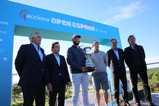 Acto de presentación del Acciona Open de España de Golf, en la que ha participado el alcalde de Madrid, José Luis Martínez-Almeida, junto al presidente de Acciona, José Manuel Entrecanales; el golfista y nº1 del mundo, Jon Rahm, y el presidente de la Real Federación Española de Golf, Gonzaga Escauriaza.