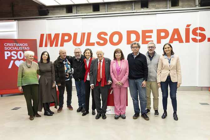 El PSOE, han recordado que 'la justicia social y la lucha contra la desigualdad son valores invariables del Partido Socialista desde hace 145 años, así como la lucha para mejorar las condiciones de vida de los menos favorecidos'.