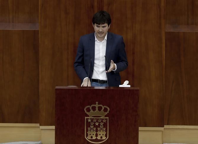 El portavoz de Más Madrid en la Cámara regional, Pablo Gómez Perpinyà, señalaba que espera que la Presidenta no haya solicitado al Gobierno central que la región entre en fase 1 por 'cálculos políticos'.