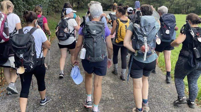 Se trata de una nueva edición de la actividad terapéutica 'Camino de Santiago con pacientes oncológicas', que organiza el centro hospitalario, dirigida a mujeres que han tenido o tienen cáncer de mama.