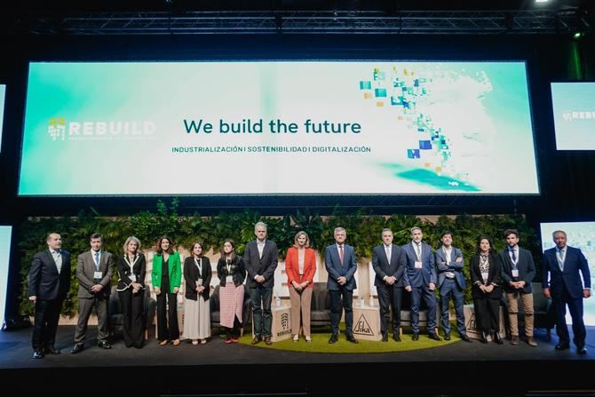 La consejera de Medio Ambiente, Vivienda y Agricultura, Paloma Martín, ha participado en la jornada inaugural de Rebuild 2022, plataforma de innovación en la rehabilitación, la reforma y la eficiencia energética de viviendas y edificios, que se celebra desde hasta el jueves en IFEMA.