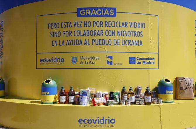 La Comunidad de Madrid colabora con Ecovidrio y Mensajeros de la Paz en una campaña solidaria para ayudar los refugiados ucranianos que llegan a España huyendo de su país. 